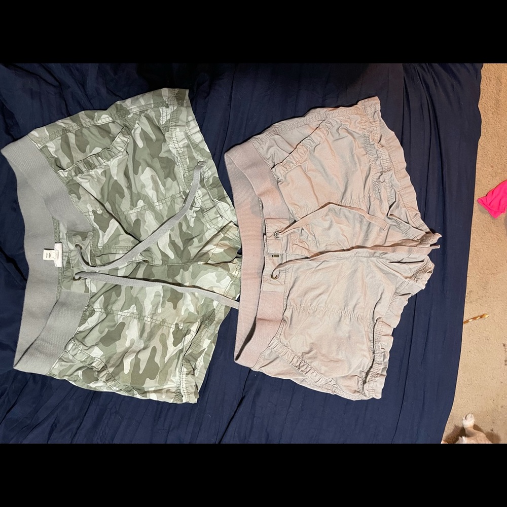Two pieces of Ana shorts.Size 10 for both pieces. It won’t let me add the size.